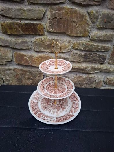 Fair wind cake stand postage possible