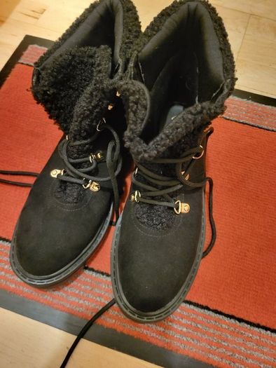 Ideal for Autumn Ladies black ankle boots  size 8 brand new