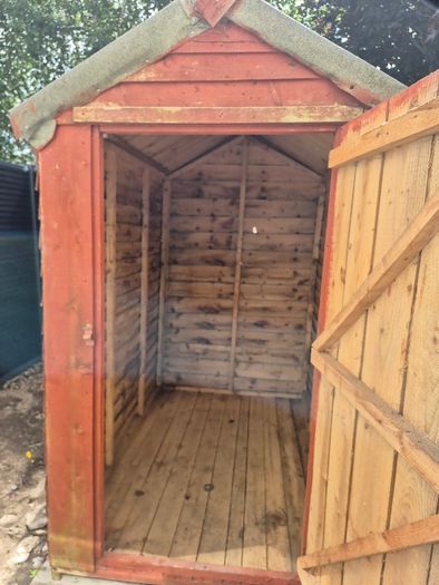 Wooden shed FOR FREE