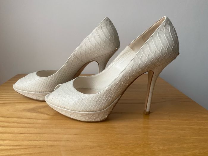 Christian DIOR Beige Python Embossed Nubuck Miss Dior Pumps Size 37 (4,5 UK)