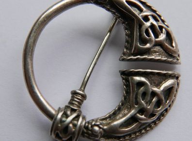 Vintage 925 Sterling Silver Celtic design  brooch