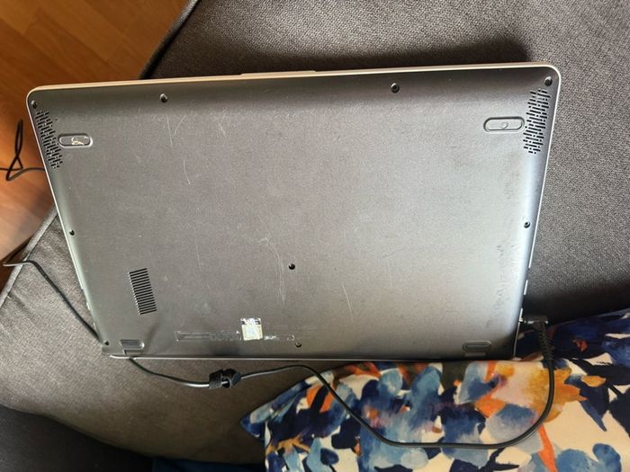 ASUs i7 8gen laptop