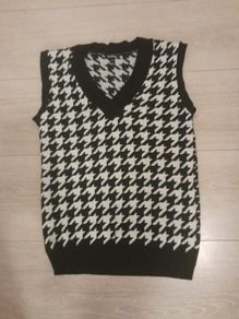 Ladies knitted top