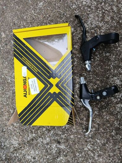 bike brake levers and mudguards
