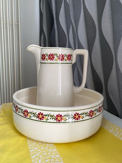 ceramic vintage wash bowls & matching pitchers