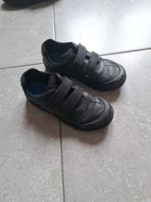 Clarks black leather school shoes 2.5F