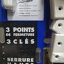 [Brand New] Vertical lock with visible locking mechanism and 3 locking points, made of white steel, for left-hand opening (pull-out). Image 2