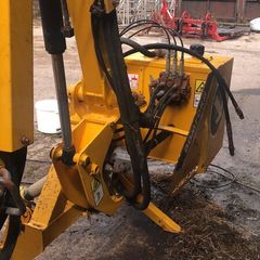 Tractor hedge cutter