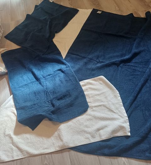 3 Navy towels, 2 white towels