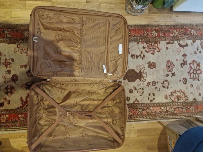 MEDIUM Plastic suitcase IT