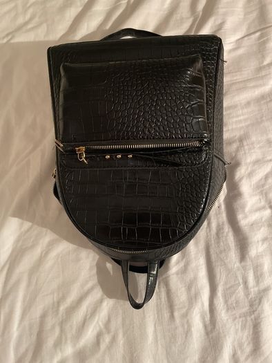Black Crocodile Style Handbag Backpack