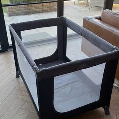 Travel cot