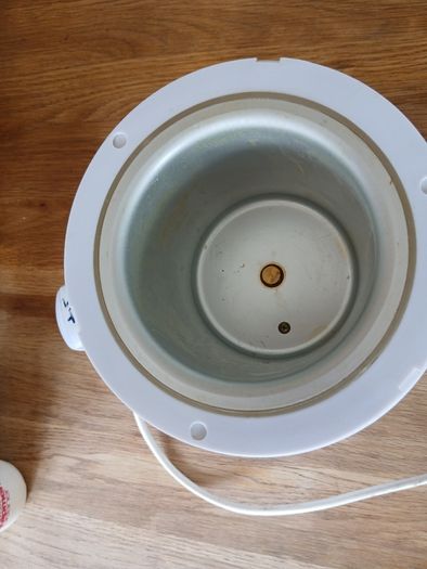 Hive wax heater