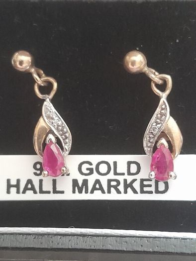 ladies 9ct gold earrings