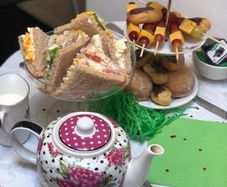 Im looking for old Free teapots clocks,telephone