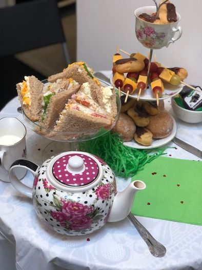 Im looking for old Free teapots clocks,telephone