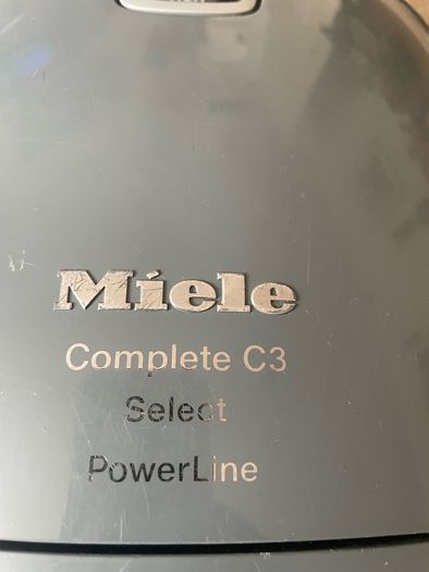Miele C3 vacuum cleaner 890W