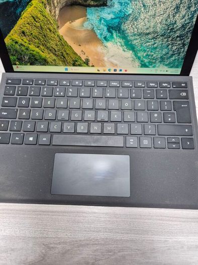 Microsoft Surface Laptop (1769) i5-7300U 8GB RAM 256GB SSD Windows 11