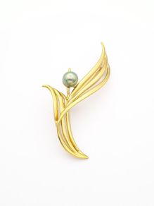 Signed Majorica Gold Plated Sterling Silver Faux Pearl Brooch