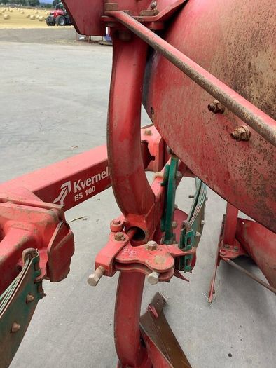 Kverneland Plough