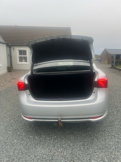 2018 Toyota avensis 1.6 D business edition