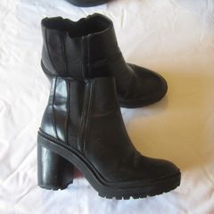 BERSHKA    black size 4