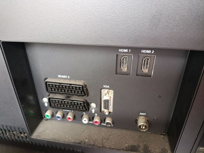 2 x Walker tvs ( 2 for 50euro)