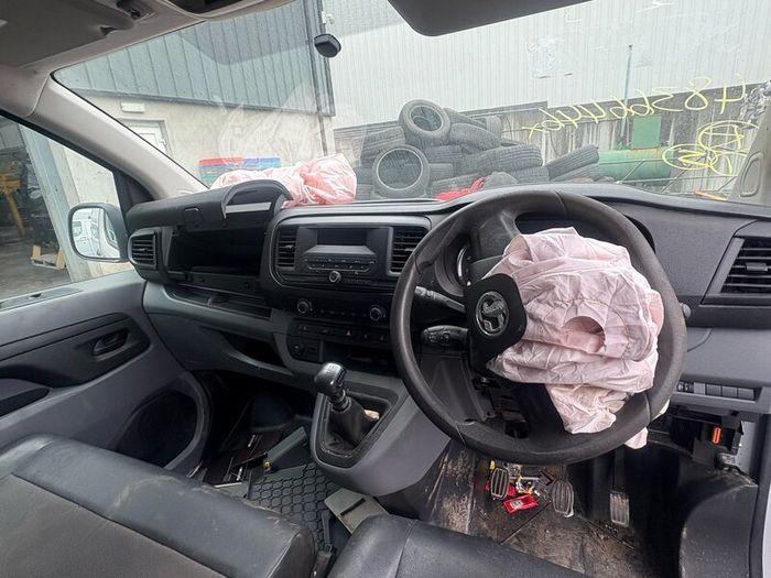 For Breaking 2021 Vauxhall Vivaro 1.5 Diesel