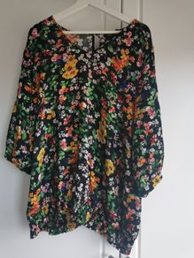 ladies clothing size 22