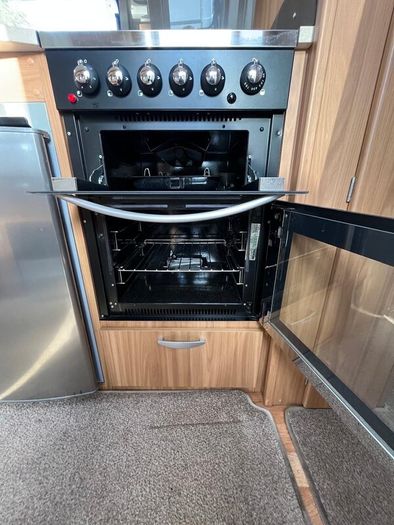 2012 Lunar Quasar 462- 2Berth