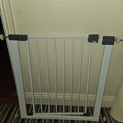 2 baby gates