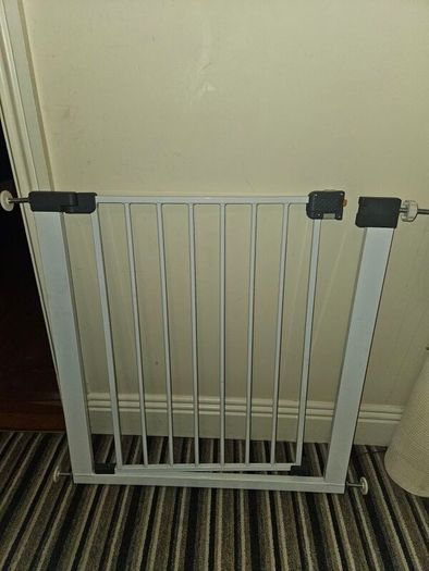 2 baby gates