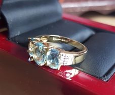 18 Ct Gold ring Natural Aquamarine 1.35 carat  and Diamond