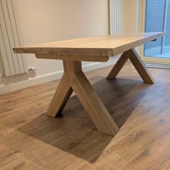 Granada Light Oak Y-Leg Dining Table