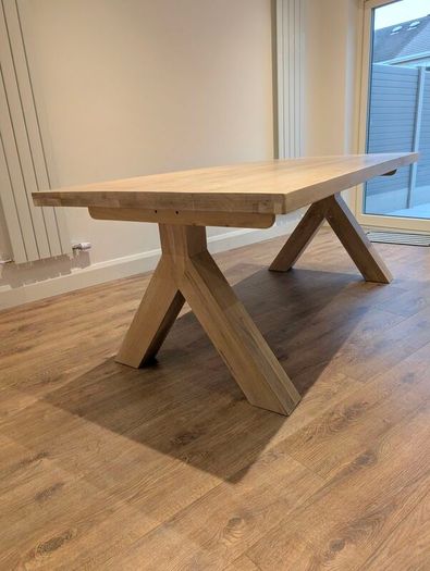 Granada Light Oak Y-Leg Dining Table