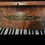 Piano vintage beautiful piece. Image 6