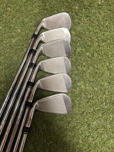 Taylormade Sim 2 Max irons