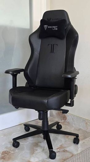 Secret Lab Titan Gaming Chair