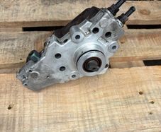 Bosch High Pressure Pump Mercedes W211 Sprinter W203 W209 Viano Vito W A 646 070 04 01