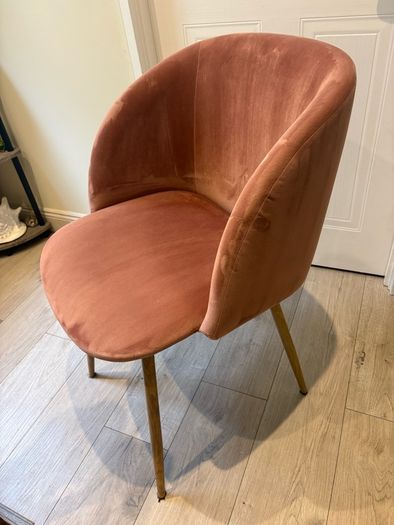 Pinky Velvet Accent Chair with arm rest and Wooden effect Metal Legs