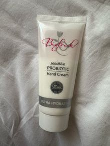 biofresh sensitive probiotic hand cream