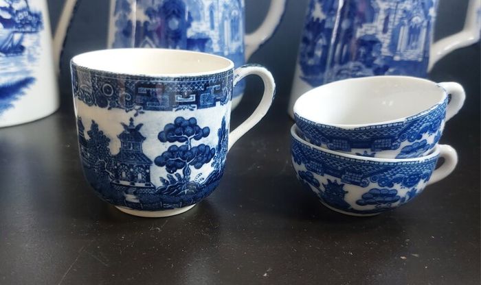 Beautiful Antique Blue and White Willow Pattern Small Coffee Can Cup, English Made, Unknown Maker