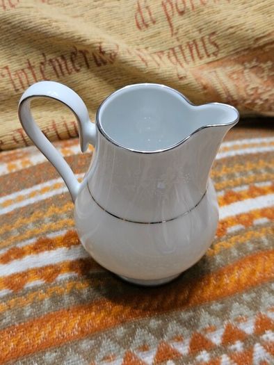 Fine china. Handcrafted Ireland. Coffee cups, Milk & Sugar