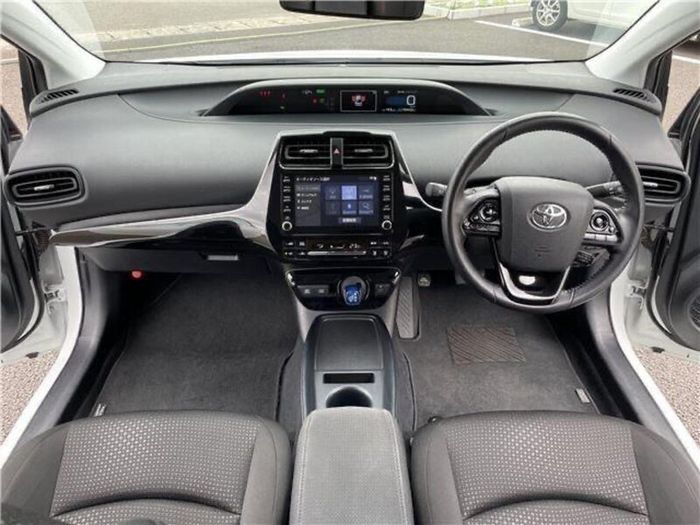 Toyota Prius in excellent condition for sale 2021