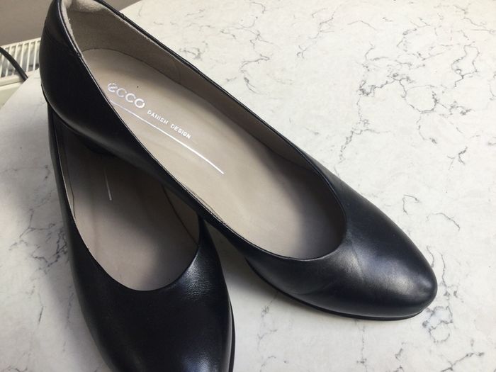 Ecco Black Court Shoes Size 41