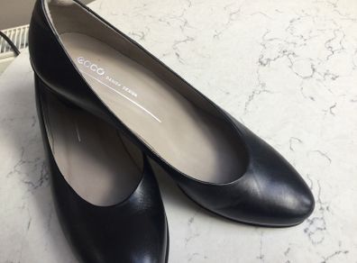 Ecco Black Court Shoes Size 41