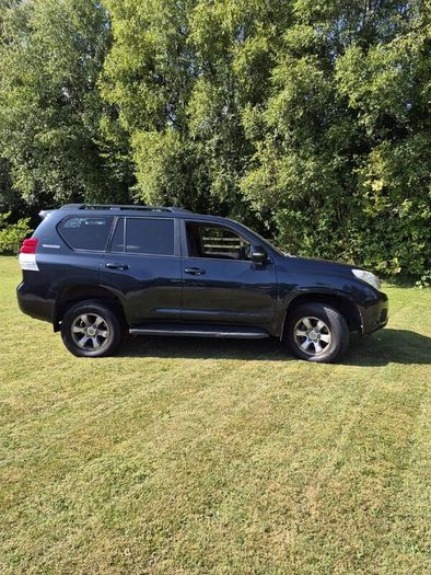 Toyota Land Cruiser 2011