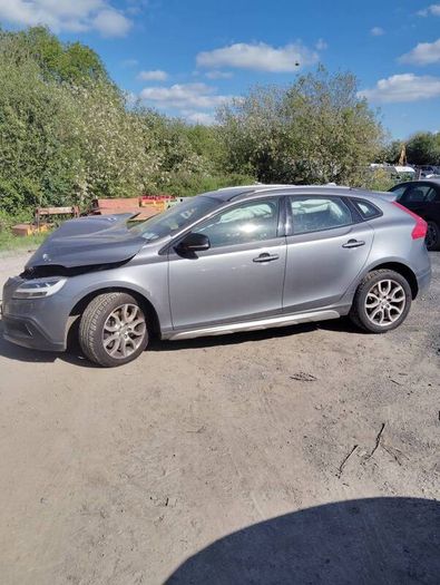 Breaking volvo V40 2016 2.0 diesel D3