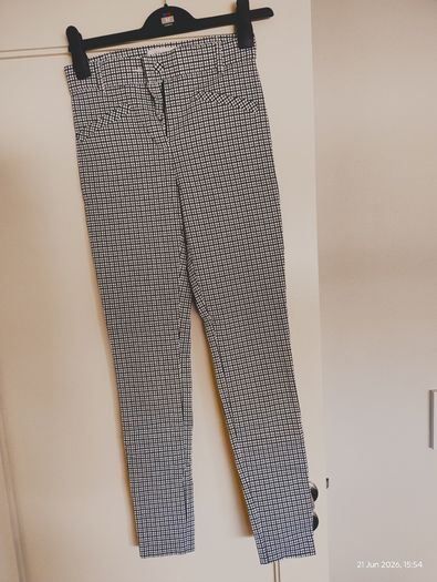 Jegging style trousers.