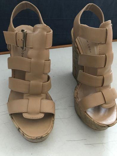 Pre-loved 'New Look' Beige Wedges - Size 4